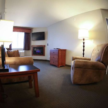 Grandstay Hotel & Suites Perham Room photo
