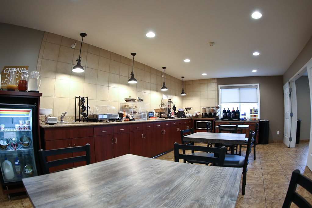 Grandstay Hotel & Suites Perham Restaurant photo