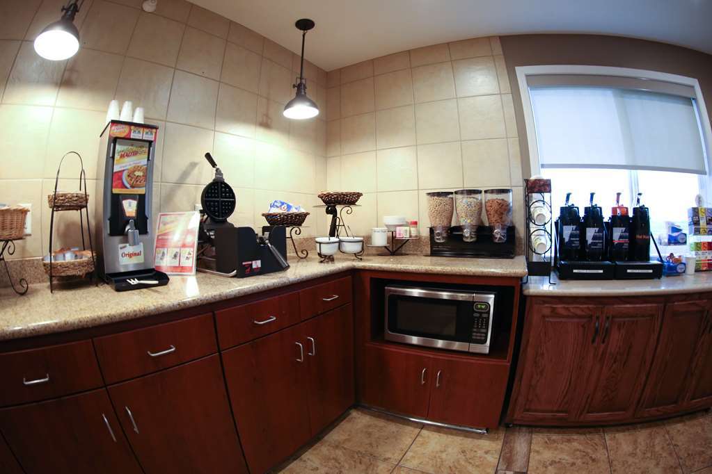 Grandstay Hotel & Suites Perham Restaurant photo