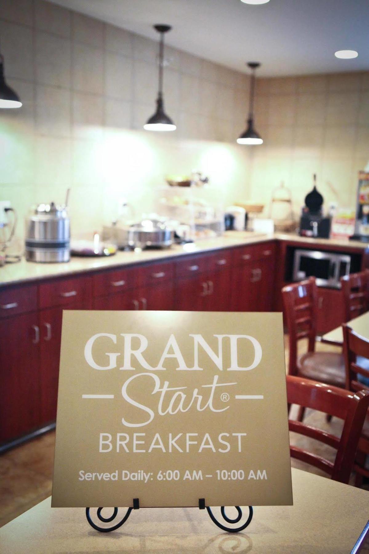 Grandstay Hotel & Suites Perham Exterior photo