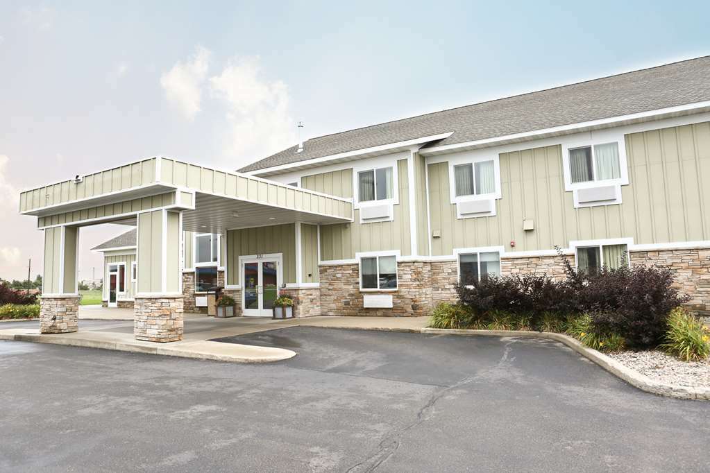 Grandstay Hotel & Suites Perham Exterior photo